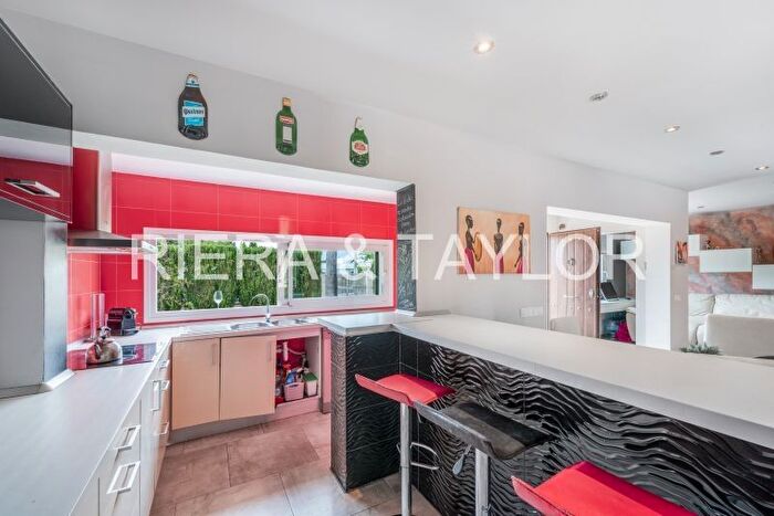Casas en venta y pisos alquiler - 3