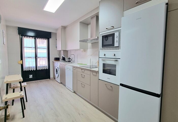 Casas en venta y pisos alquiler - 1