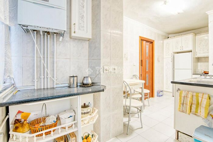 Casas en venta y pisos alquiler - 3