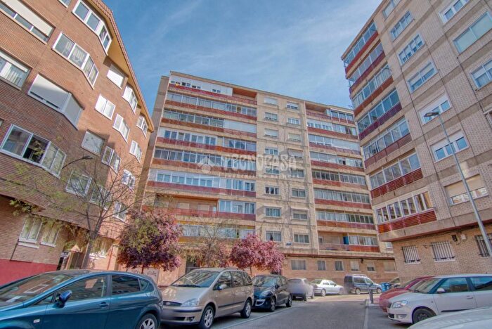 Casas en venta y pisos alquiler - 1