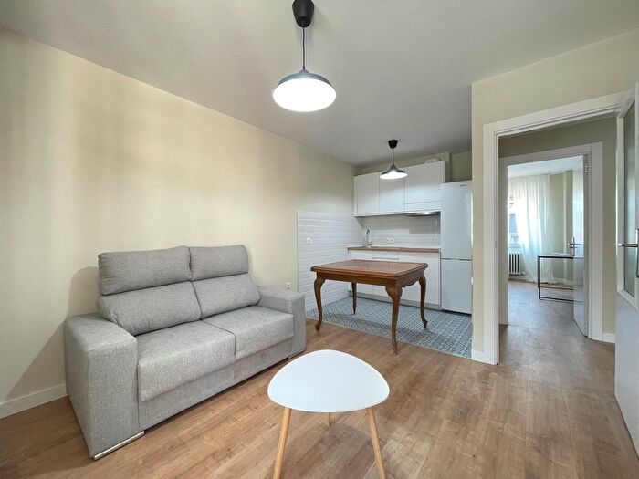 Casas en venta y pisos alquiler - 1