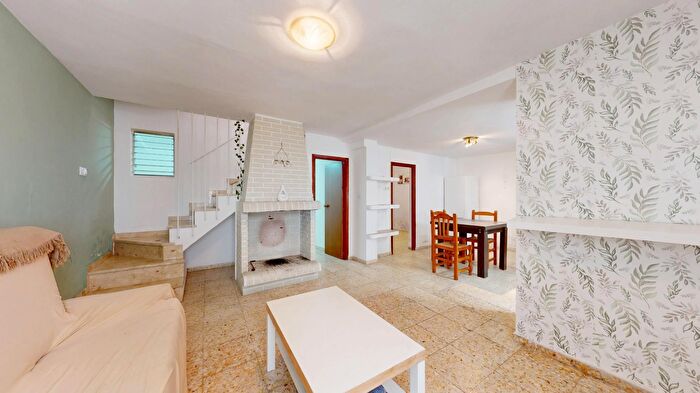 Casas en venta y pisos alquiler - 1