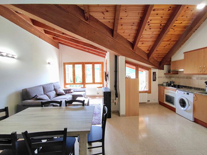 Casas en venta y pisos alquiler - 1