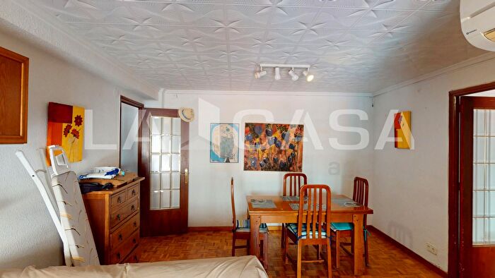 Casas en venta y pisos alquiler - 1