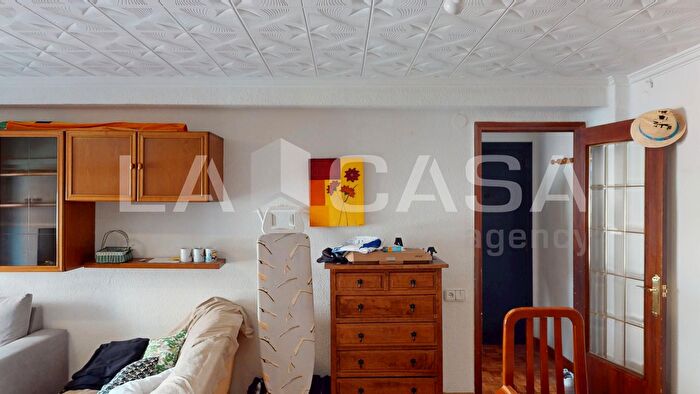 Casas en venta y pisos alquiler - 3