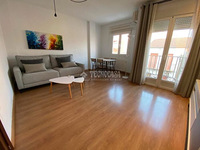 Casas en venta y pisos alquiler - 2