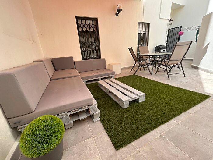 Casas en venta y pisos alquiler - 1