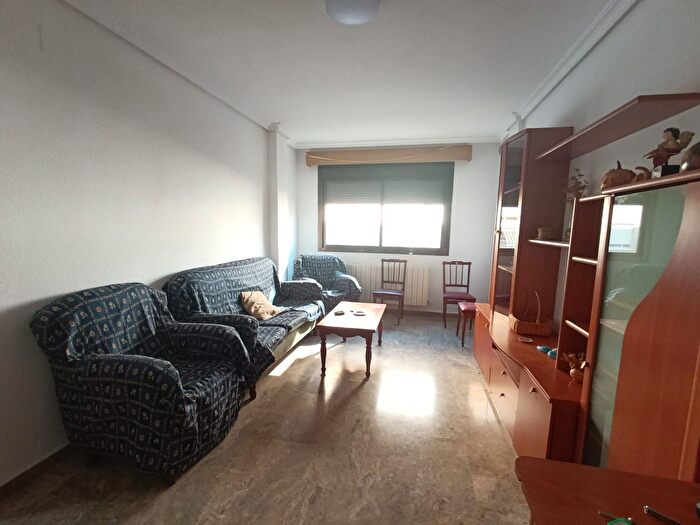 Casas en venta y pisos alquiler - 2