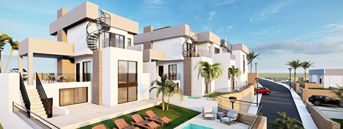 Casa en venta en Algorfa, Alicante de 3 habitaciones