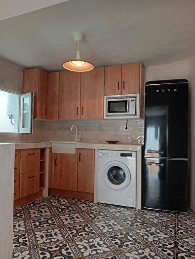 Casas en venta y pisos alquiler - 1
