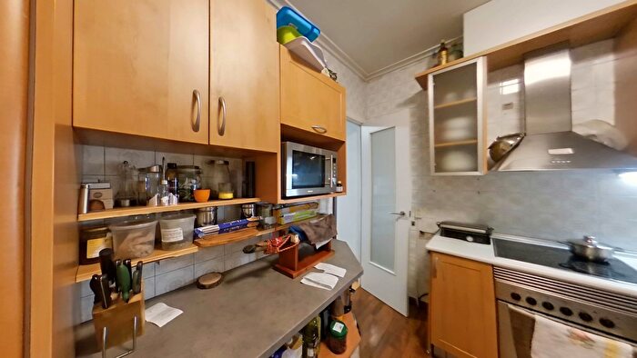 Casas en venta y pisos alquiler - 2
