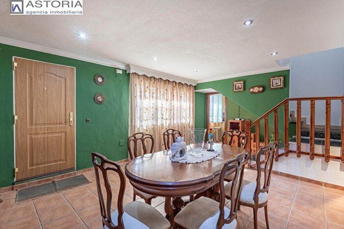 Casas en venta y pisos alquiler - 3