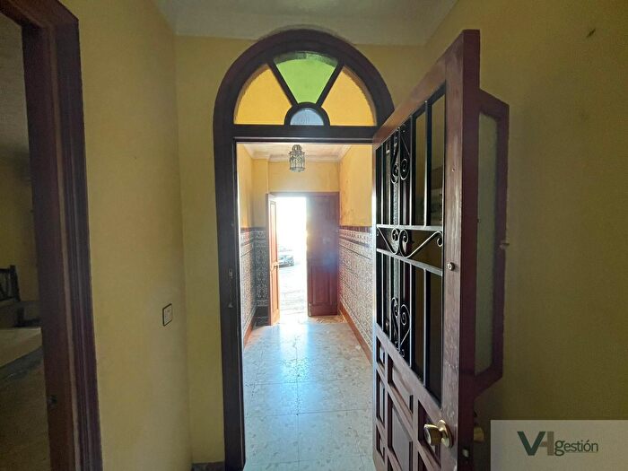 Casas en venta y pisos alquiler - 1