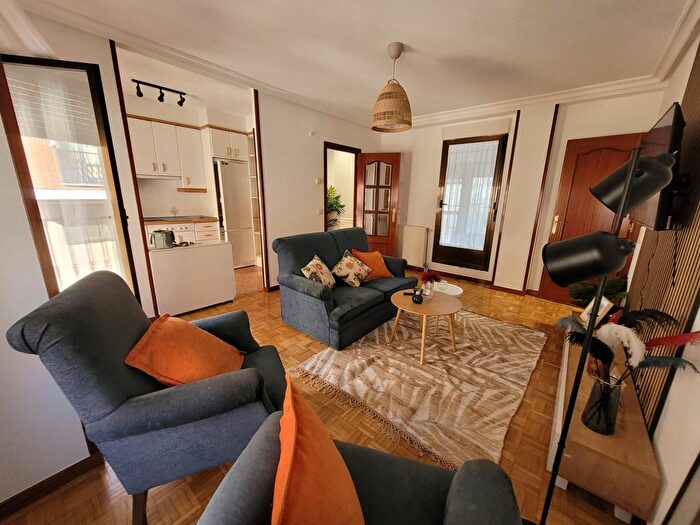 Casas en venta y pisos alquiler - 2