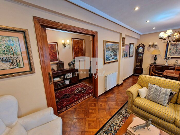 Casas en venta y pisos alquiler - 3