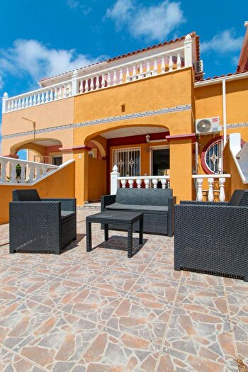 Casas en venta y pisos alquiler - 1