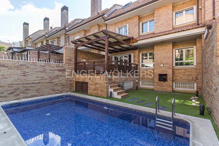 Casas en venta y pisos alquiler - 3