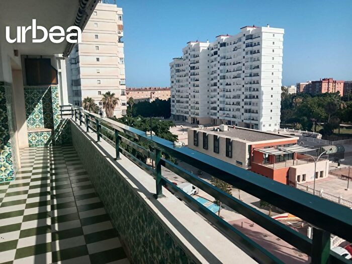 Piso en venta en Carretera de Cádiz, Los Guindos Parque Mediterráneo Santa Paula de 4 habitaciones