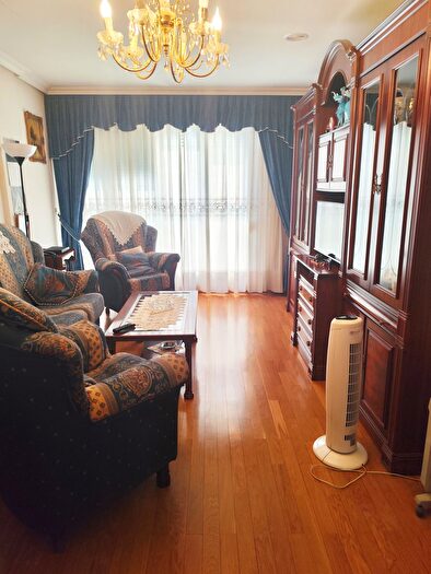 Casas en venta y pisos alquiler - 1