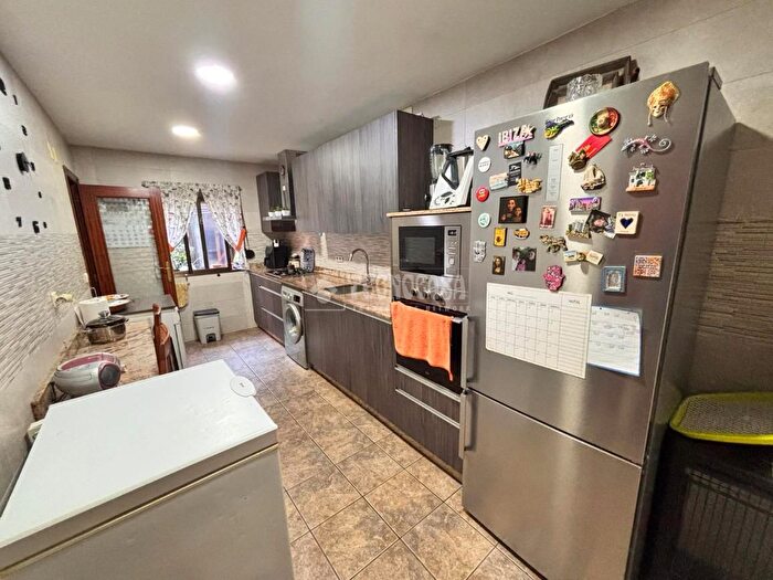 Casas en venta y pisos alquiler - 2