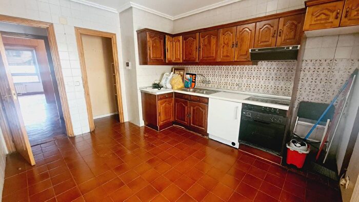 Casas en venta y pisos alquiler - 2