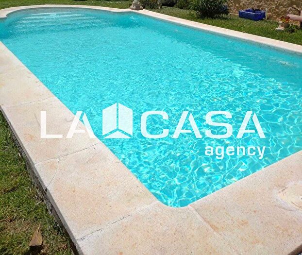 Casa en venta en Oromana, Alcalá de Guadaira de 4 habitaciones