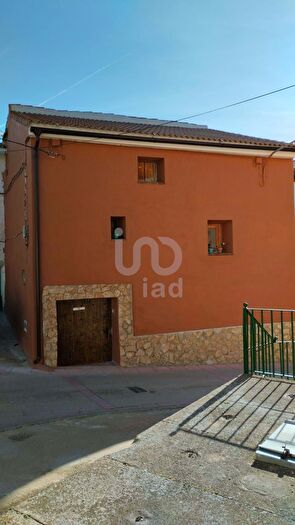 Casas en venta y pisos alquiler - 1