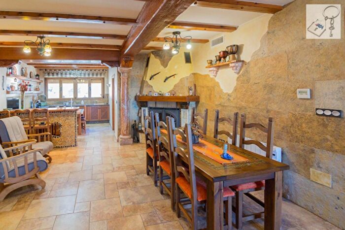 Casas en venta y pisos alquiler - 3