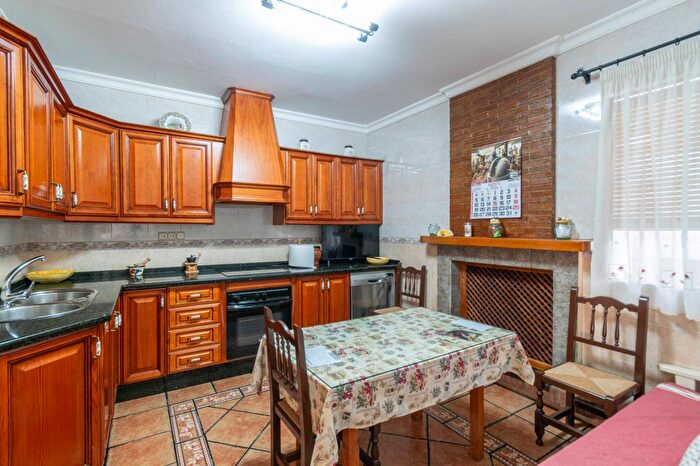 Casas en venta y pisos alquiler - 2