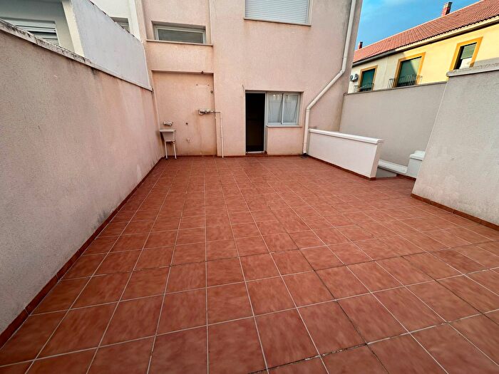 Casas en venta y pisos alquiler - 1