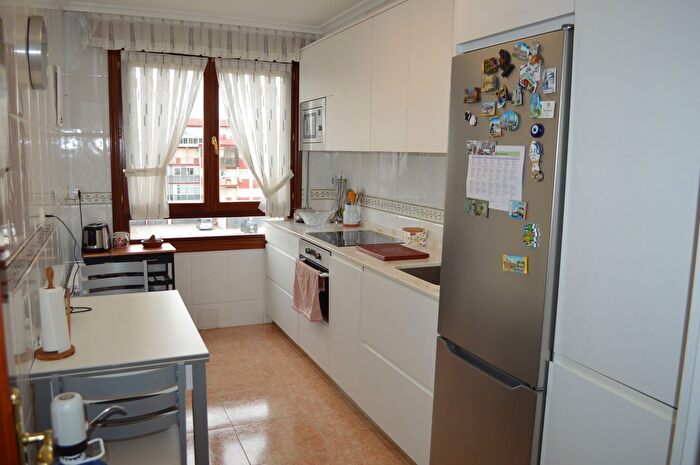 Casas en venta y pisos alquiler - 1