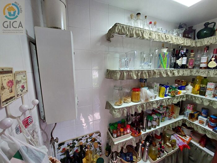 Casas en venta y pisos alquiler - 3