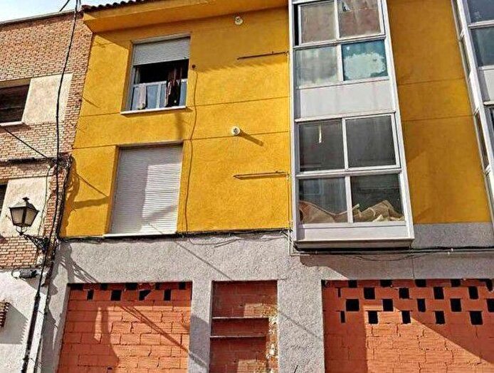 Casas en venta y pisos alquiler - 3