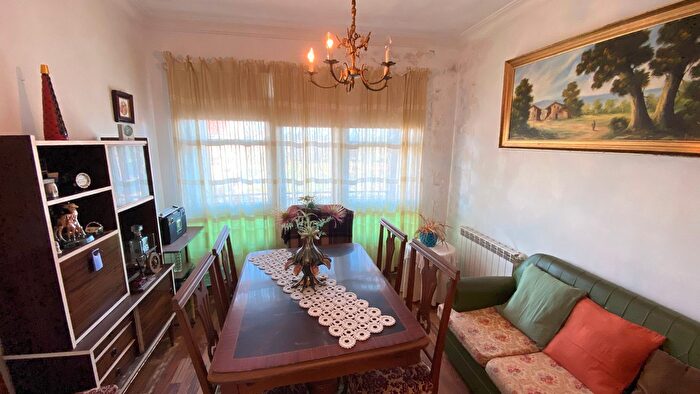 Casas en venta y pisos alquiler - 3