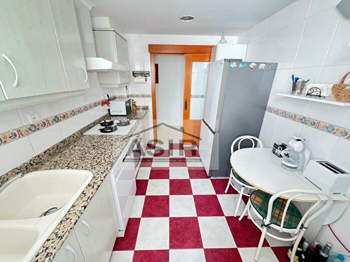 Casas en venta y pisos alquiler - 3