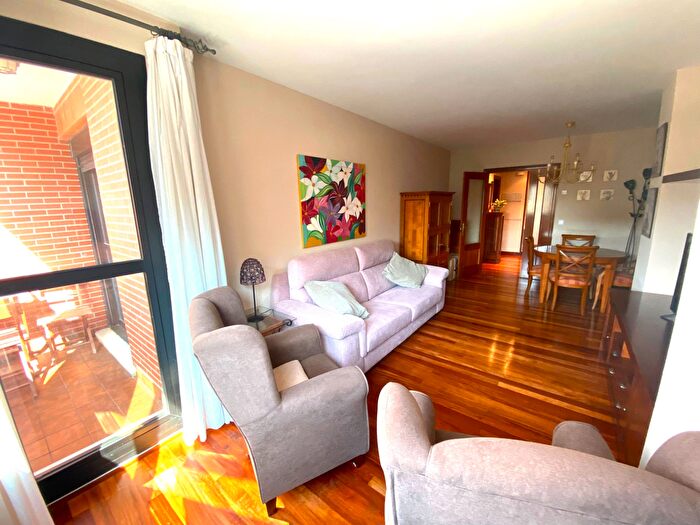 Casas en venta y pisos alquiler - 3