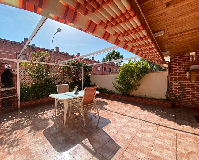 Casas en venta y pisos alquiler - 1