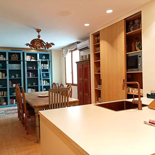 Casas en venta y pisos alquiler - 1