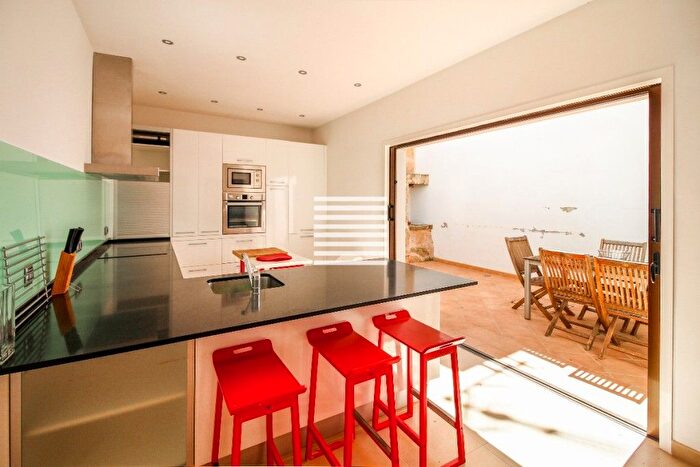 Casas en venta y pisos alquiler - 3