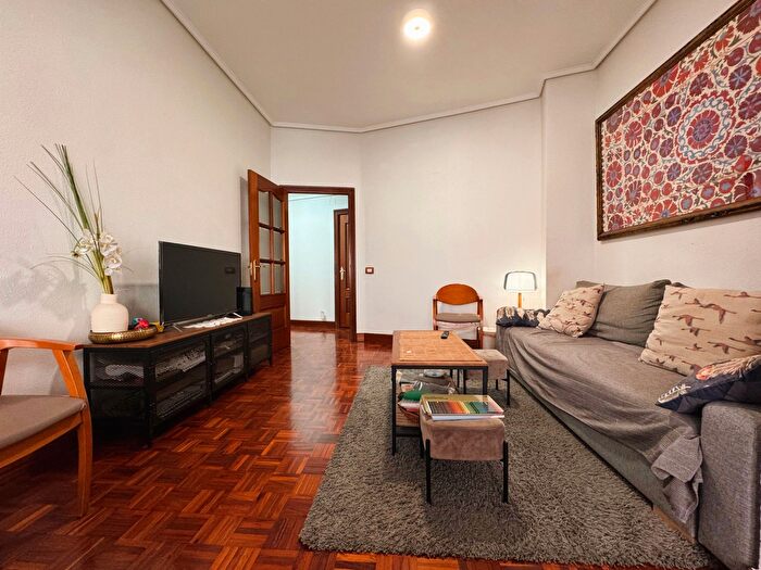 Casas en venta y pisos alquiler - 3