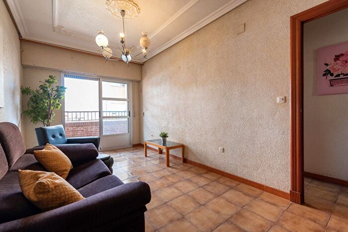 Casas en venta y pisos alquiler - 2