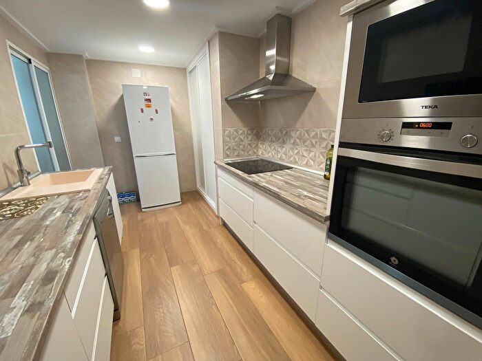 Casas en venta y pisos alquiler - 1