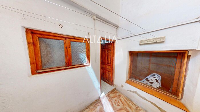 Casas en venta y pisos alquiler - 2