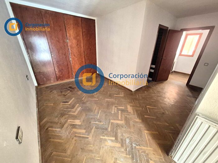 Casas en venta y pisos alquiler - 2