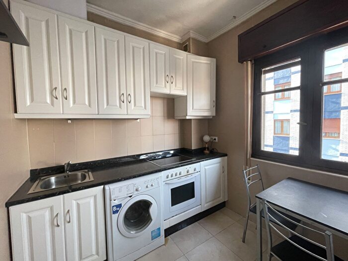 Casas en venta y pisos alquiler - 3