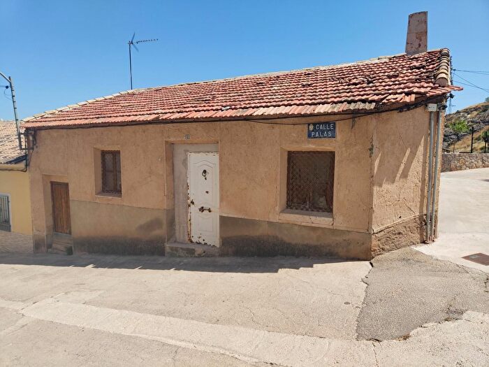 Casas en venta y pisos alquiler - 1