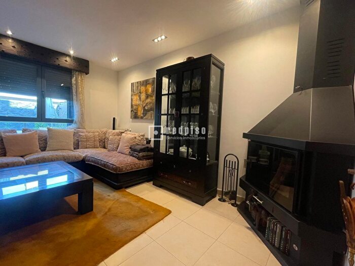 Casas en venta y pisos alquiler - 3