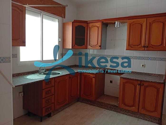 Casas en venta y pisos alquiler - 3