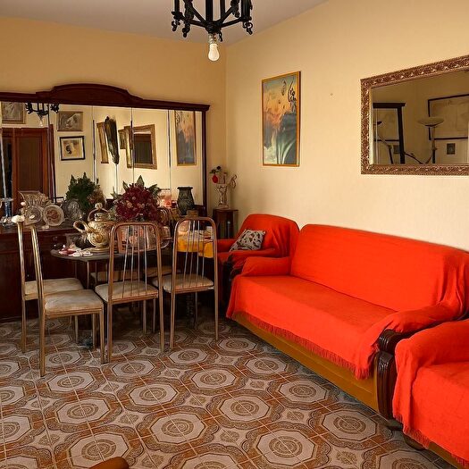 Casas en venta y pisos alquiler - 3