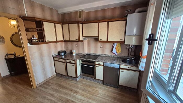 Casas en venta y pisos alquiler - 1